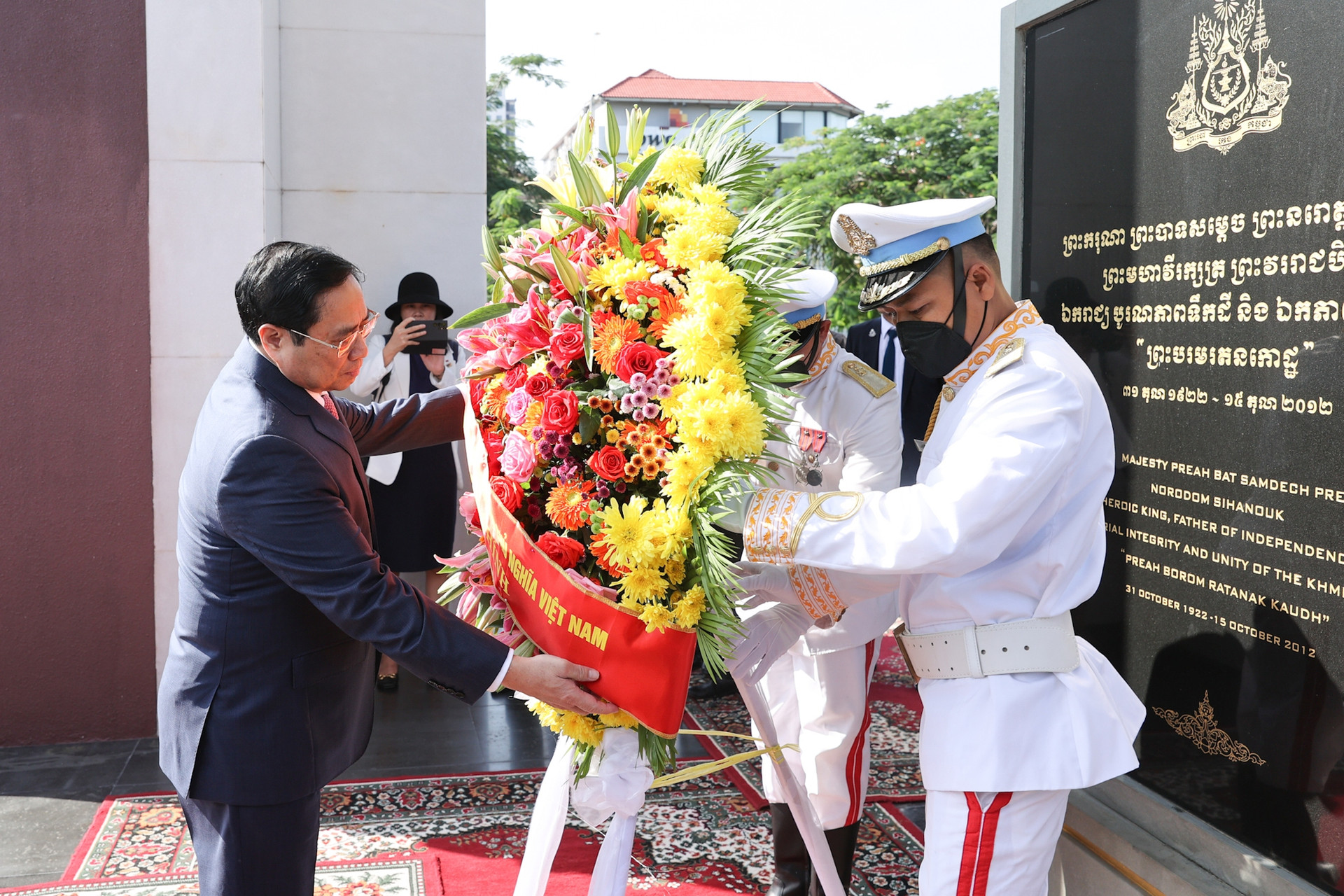 Chùm ảnh: Các hoạt động đầu tiên của Thủ tướng Phạm Minh Chính tại Campuchia - Ảnh 7.