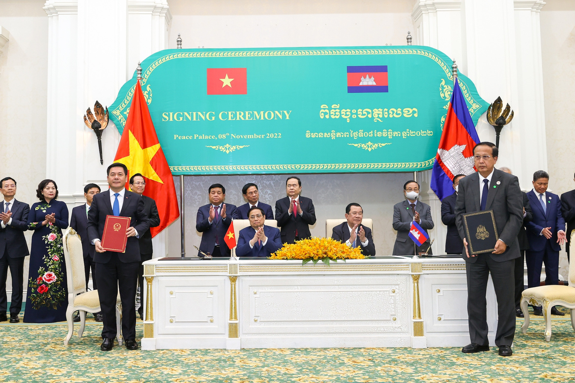 Thủ tướng Chính phủ Phạm Minh Chính hội đàm với Samdech Techo Thủ tướng Hun Sen - Ảnh 7.