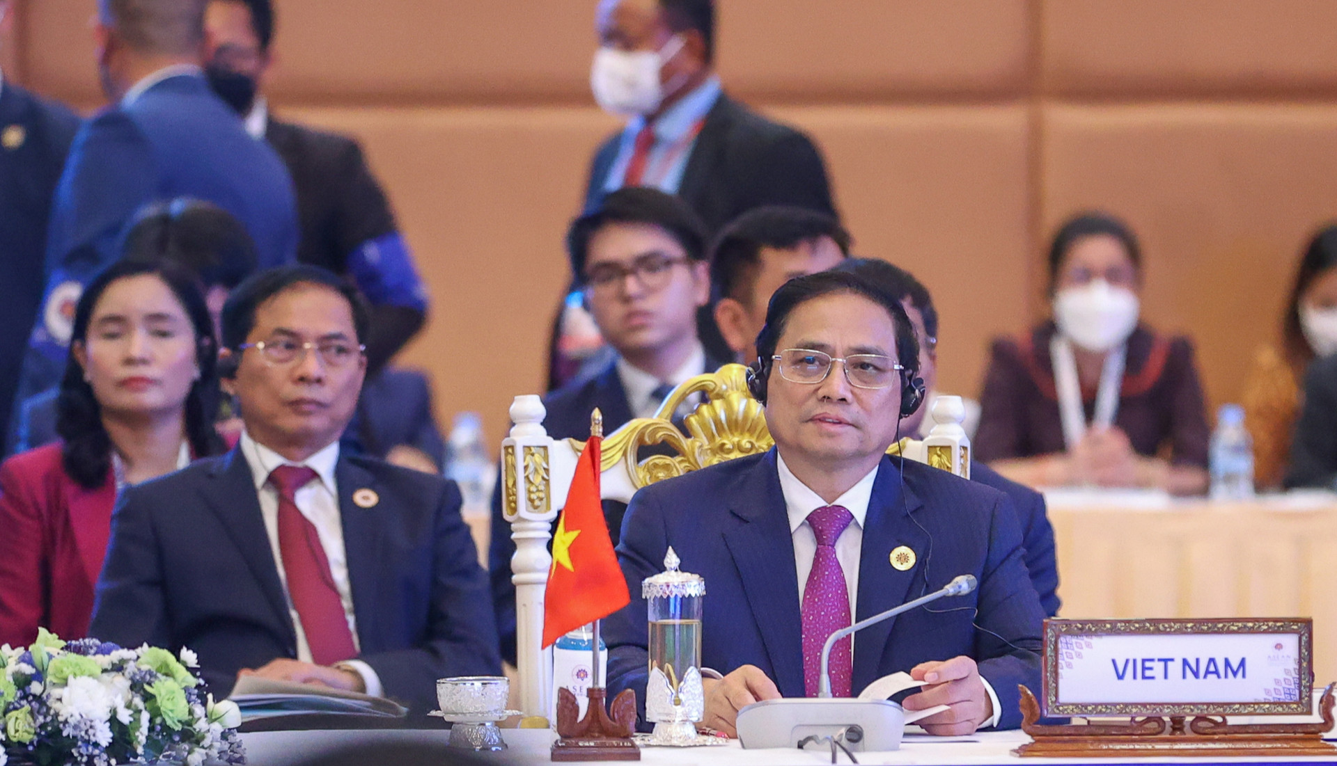 Thủ tướng tham dự Hội nghị Cấp cao ASEAN với các đối tác Trung Quốc, Hàn Quốc, LHQ - Ảnh 6.