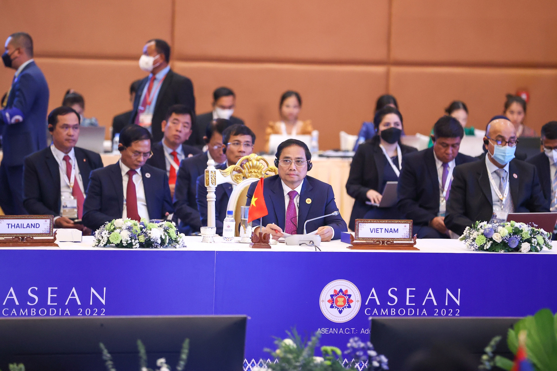 Thủ tướng tham dự Hội nghị Cấp cao ASEAN với các đối tác Trung Quốc, Hàn Quốc, LHQ - Ảnh 10.