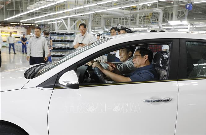 Thủ tướng Phạm Minh Chính thăm Nhà máy sản xuất, lắp ráp ô tô Hyundai Thành Công
