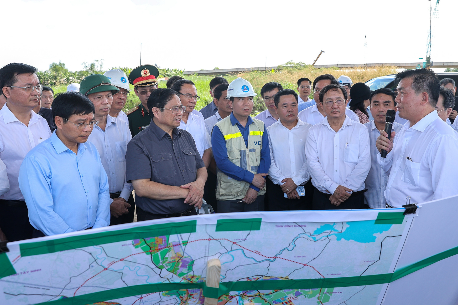 Thủ tướng kiểm tra các dự án hạ tầng quan trọng tại TPHCM - Ảnh 5.