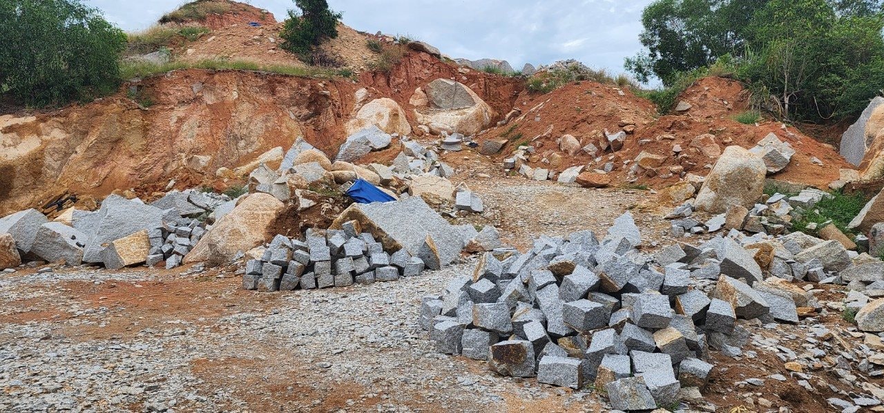 Phú Yên: Kiểm tra các điểm khai thác đất, đá trái phép sau tai nạn chết người