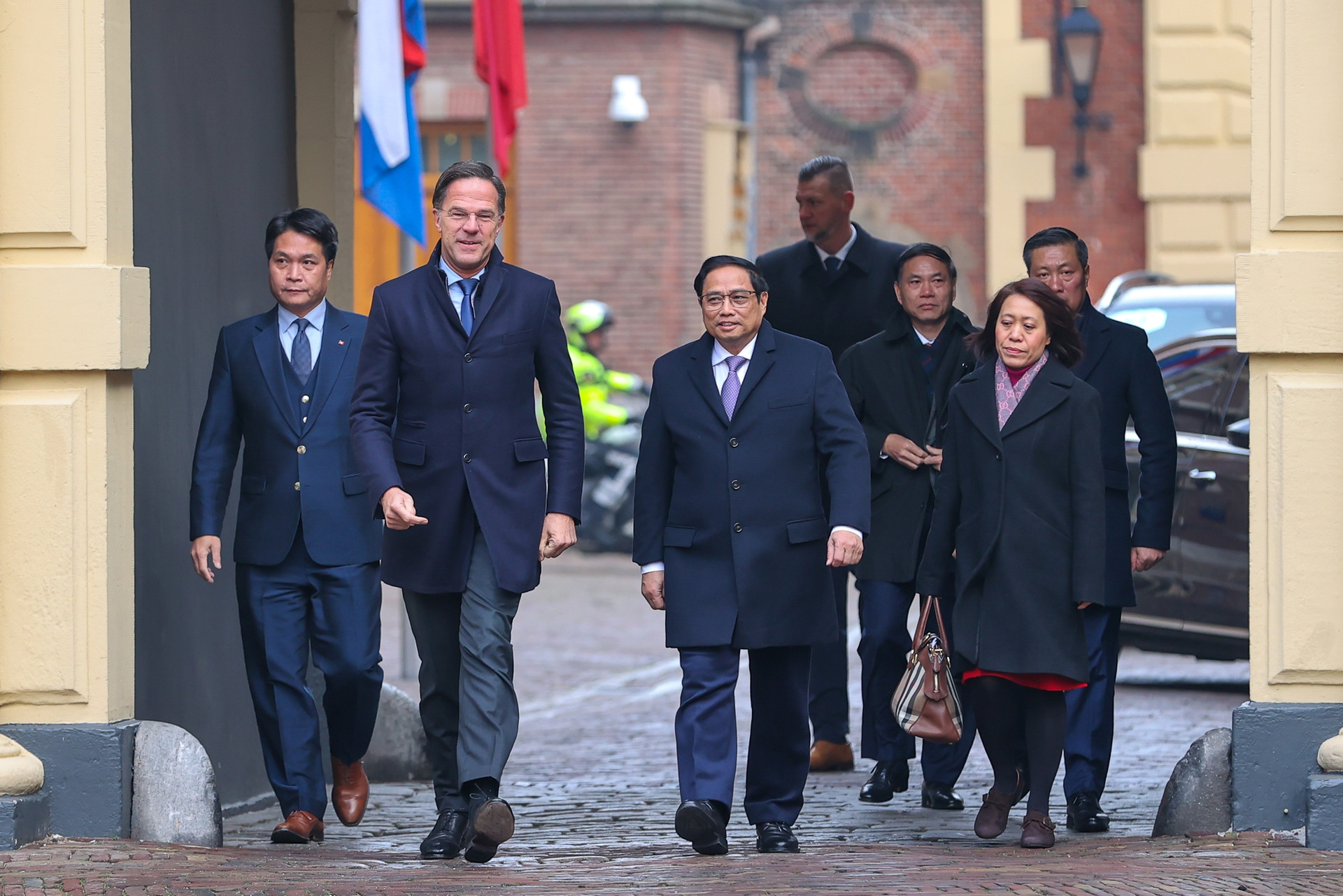 Chùm ảnh: Lễ đón chính thức Thủ tướng Phạm Minh Chính thăm Vương quốc Hà Lan - Ảnh 1.