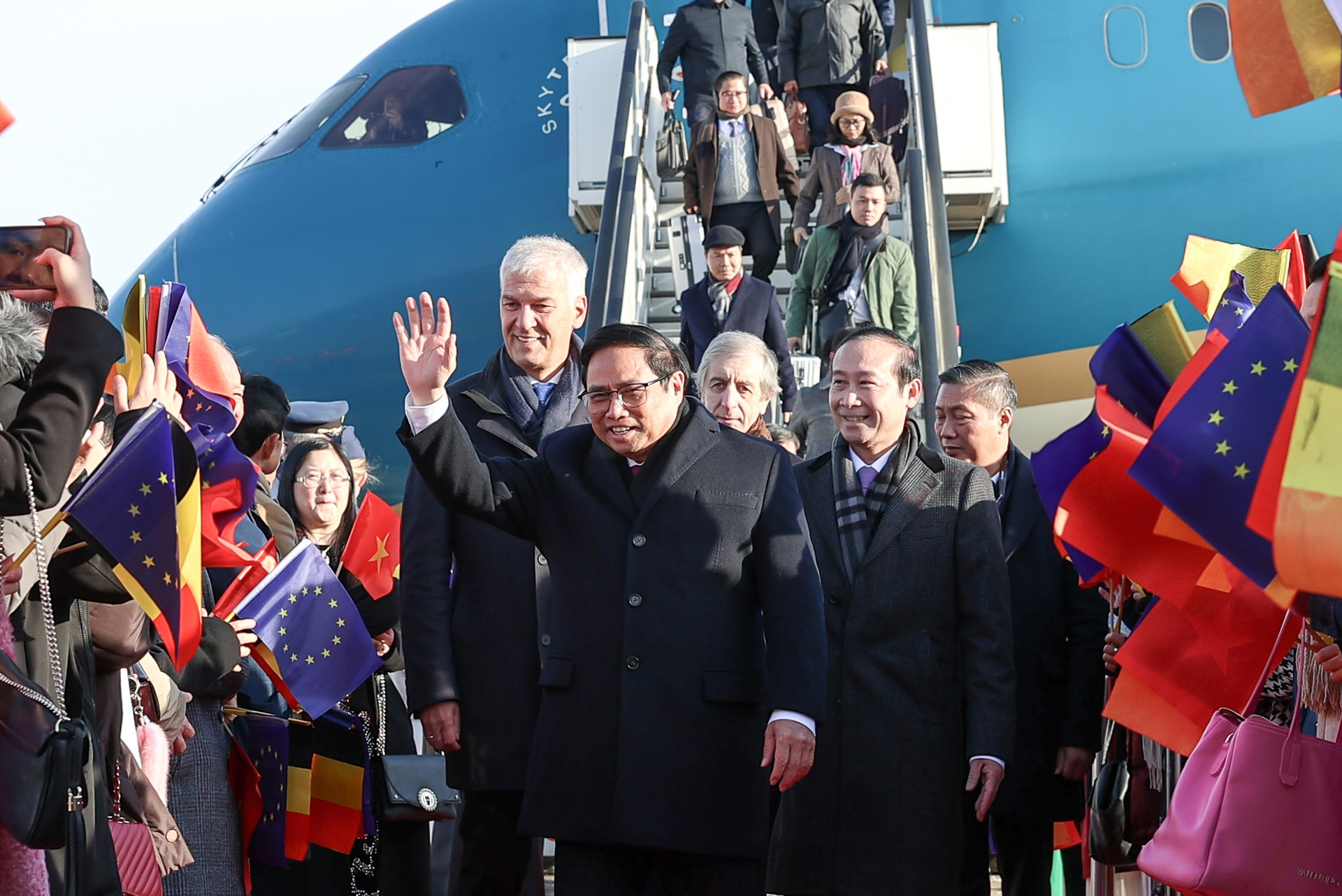Thủ tướng bắt đầu chuyến thăm chính thức Vương quốc Bỉ và tham dự Hội nghị cấp cao ASEAN-EU - Ảnh 1.