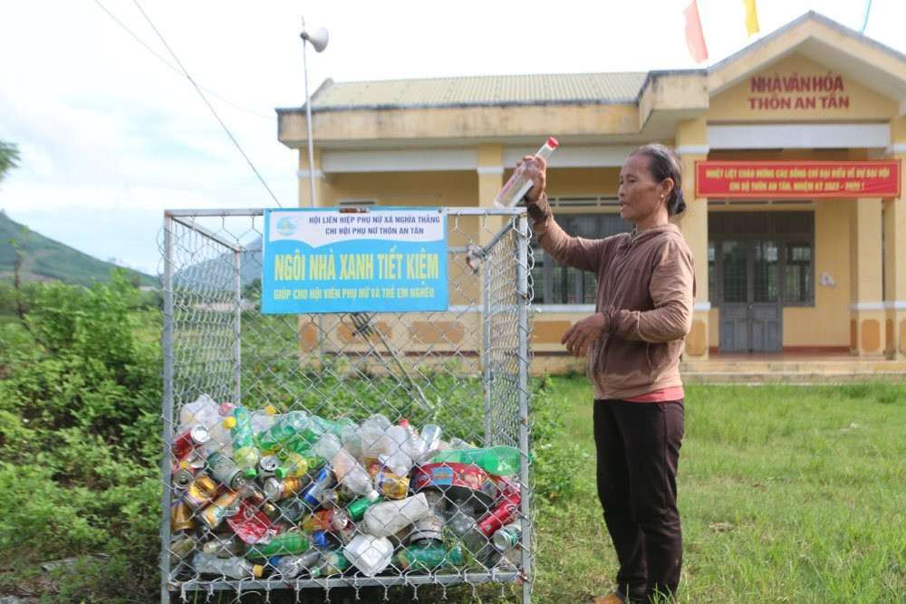 Quảng Ngãi: Khi “một nửa thế giới” đi đầu phân loại rác