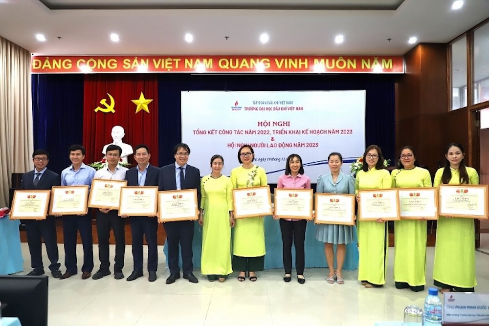 Trường Đại học Dầu khí Việt Nam về đích ấn tượng  năm 2022