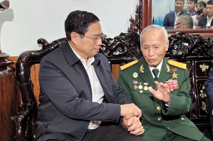 Thủ tướng Phạm Minh Chính thăm các gia đình chính sách tại Phú Yên - Ảnh 1.