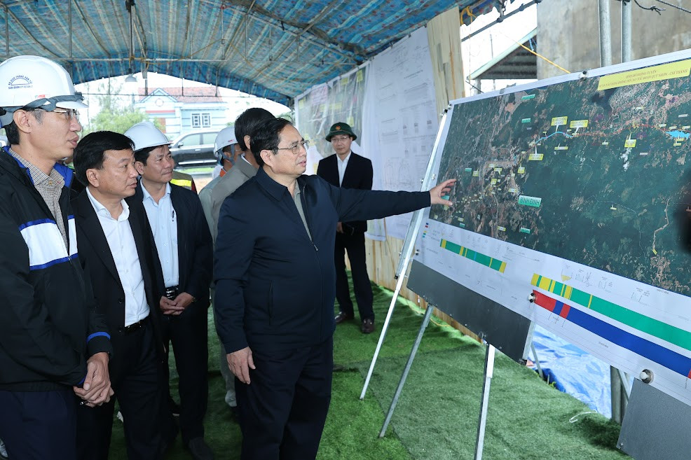 Thủ tướng khảo sát một số công trình, dự án, khu vực quy hoạch trọng điểm tại Phú Yên - Ảnh 6.