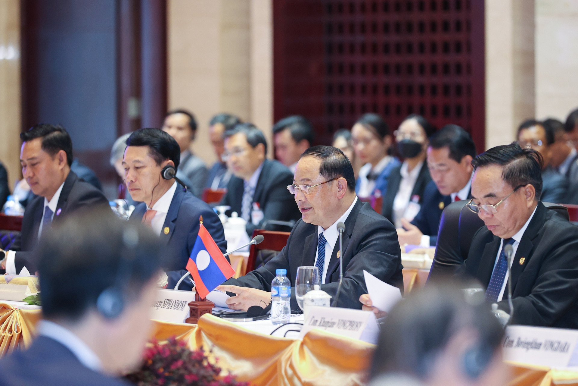 Việt Nam-Lào tăng cường kết nối, hỗ trợ nhau xây dựng nền kinh tế độc lập, tự chủ - Ảnh 3.