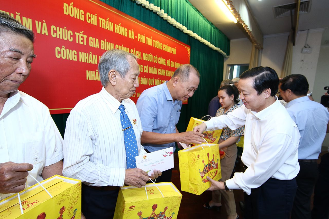 Phó Thủ tướng Trần Hồng Hà thăm, chúc tết gia đình chính sách, hộ nghèo, công nhân tại Đồng Nai