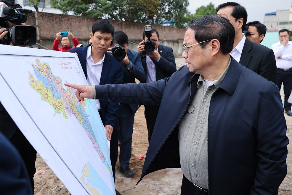 Thủ tướng khảo sát thực địa, thúc đẩy tuyến cao tốc ven biển 'quan trọng chiến lược' với Đồng bằng sông Hồng - Ảnh 4.