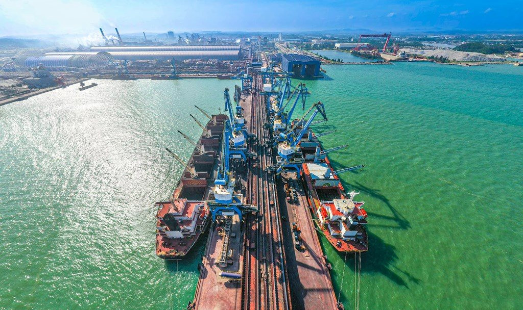 Hòa Phát dự kiến nâng công suất khai thác cảng chuyên dùng tại Dung Quất