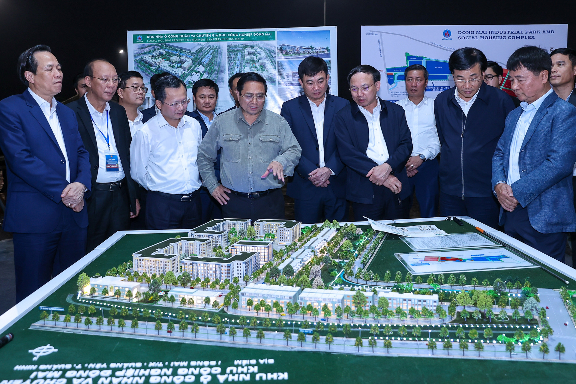 Thủ tướng khảo sát khu công nghiệp, dự án nhà ở công nhân tại Quảng Ninh - Ảnh 1.