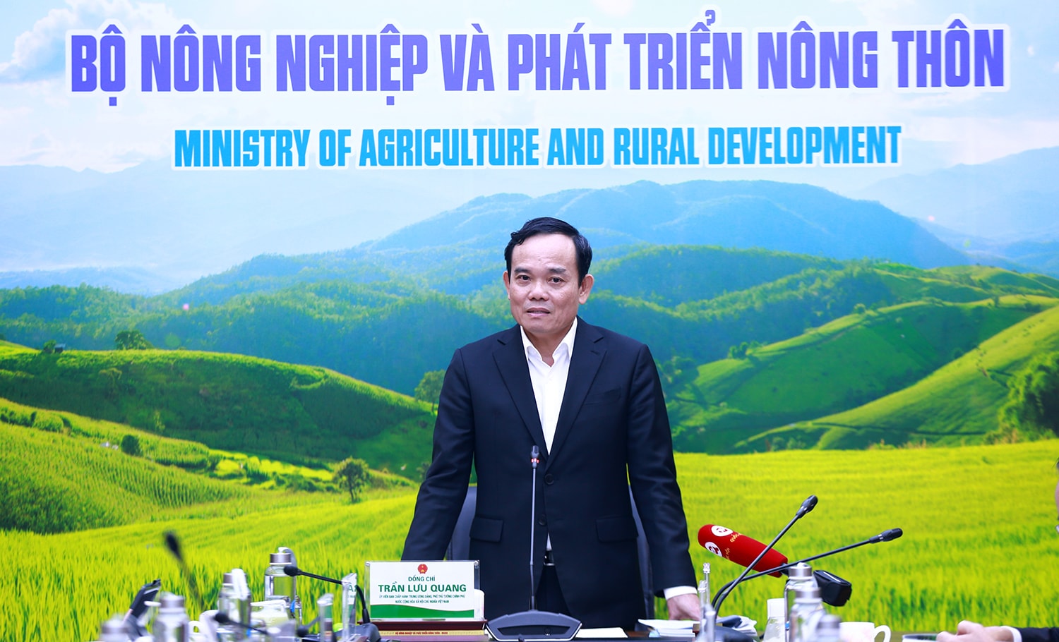 Phó Thủ tướng Trần Lưu Quang làm việc với Bộ NN&PTNT - Ảnh 2.