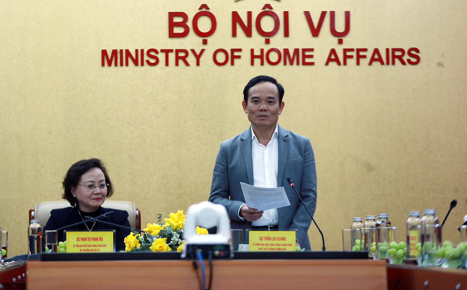 Phó Thủ tướng Trần Lưu Quang làm việc với Bộ Nội vụ - Ảnh 1.