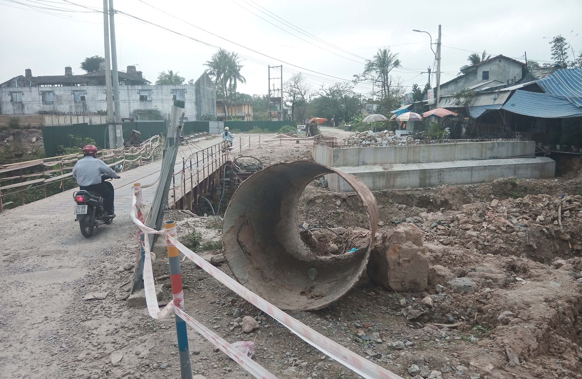 Thừa Thiên – Huế: Hàng loạt gói thầu thuộc dự án các đô thị xanh thi công “rùa bò”