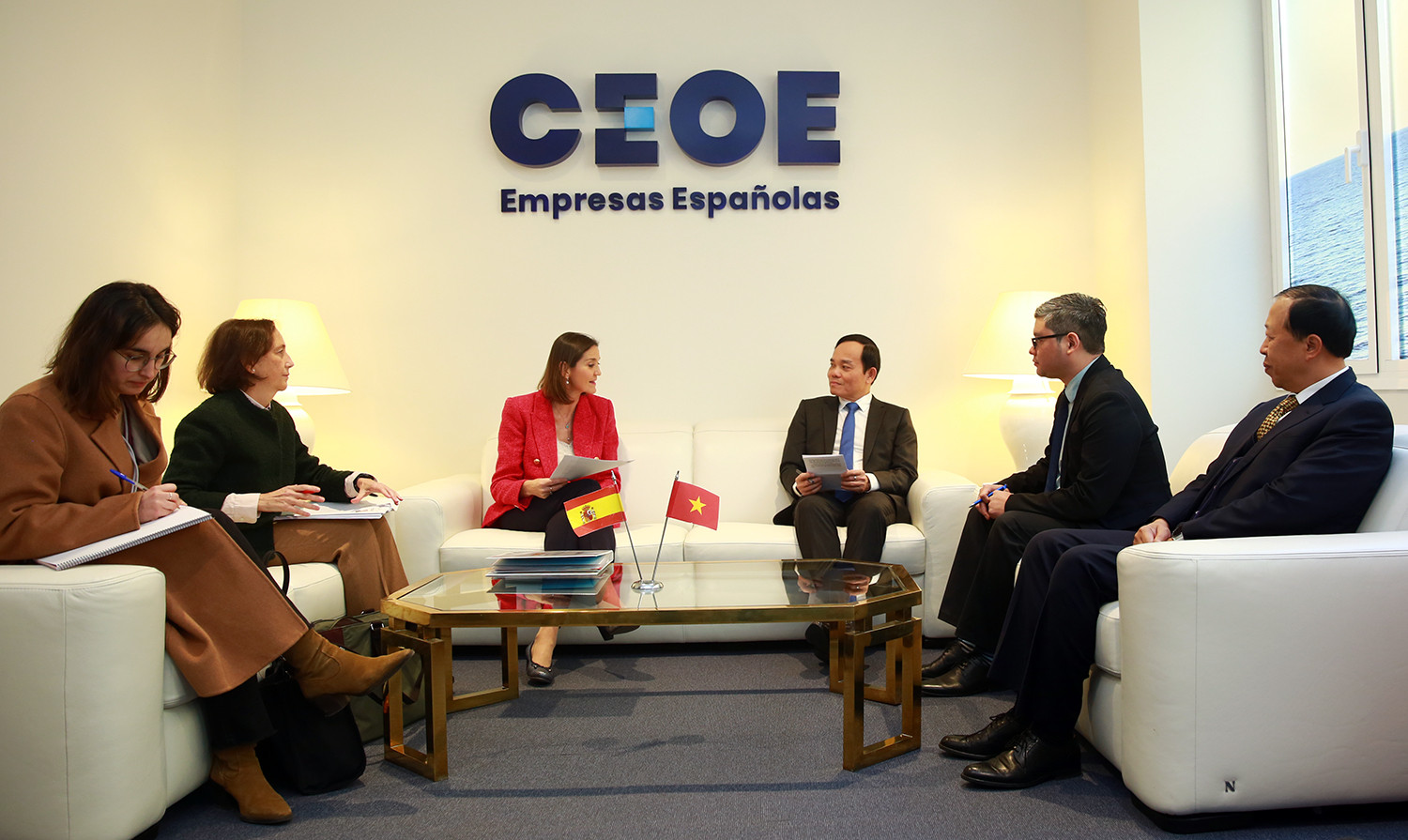 Doanh nghiệp Tây Ban Nha quan tâm đầu tư cơ sở hạ tầng, năng lượng tái tạo tại Việt Nam - Ảnh 2.
