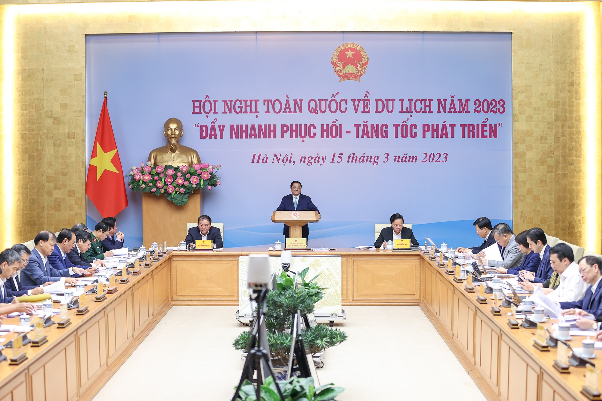 Đưa Việt Nam vào nhóm 30 quốc gia hàng đầu thế giới về năng lực cạnh tranh du lịch - Ảnh 9.