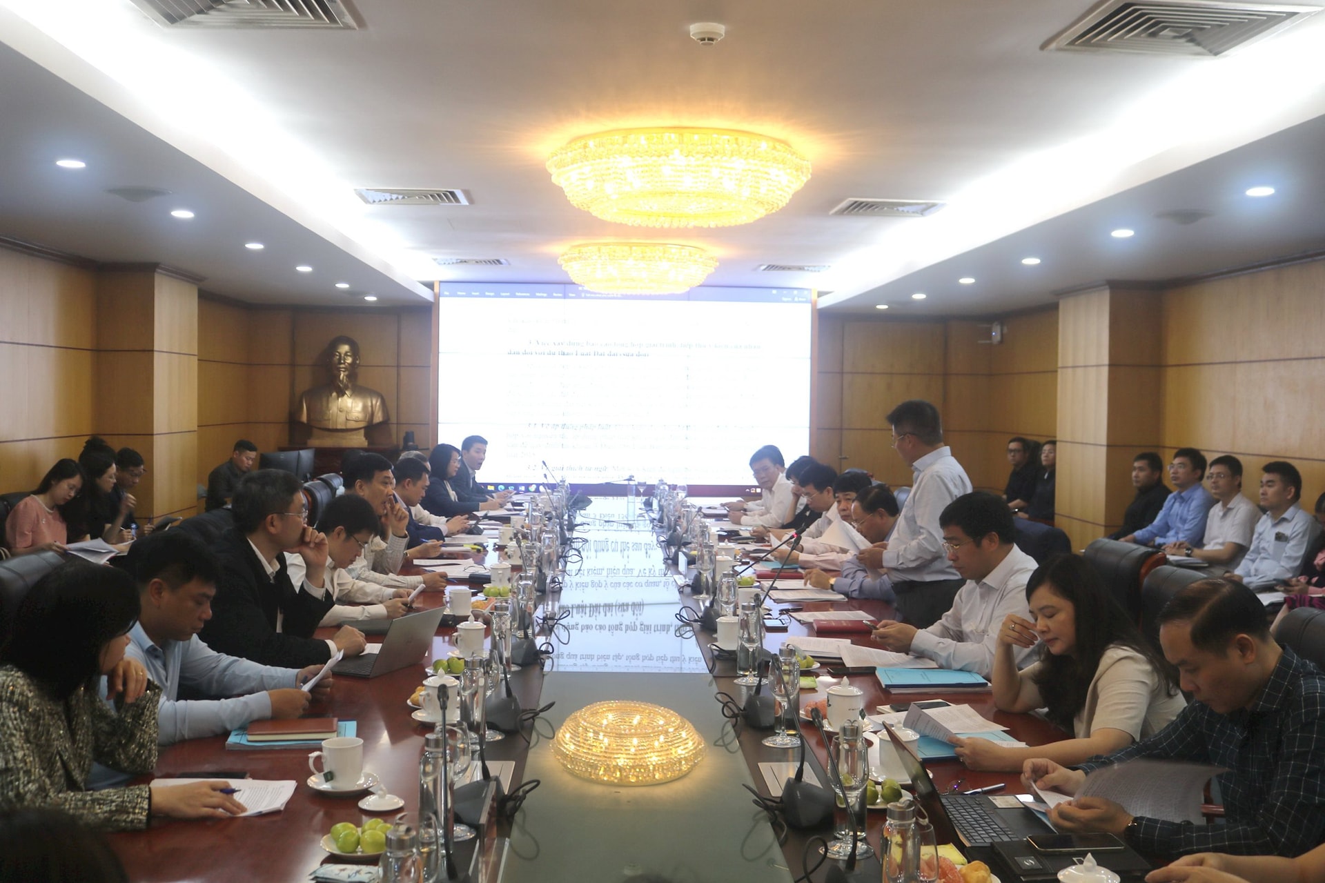 Bộ TN&MT làm việc với các Ủy ban của Quốc hội và Bộ Tư pháp về giải trình, tiếp thu ý kiến của Nhân dân đối với Dự thảo Luật Đất đai (sửa đổi)