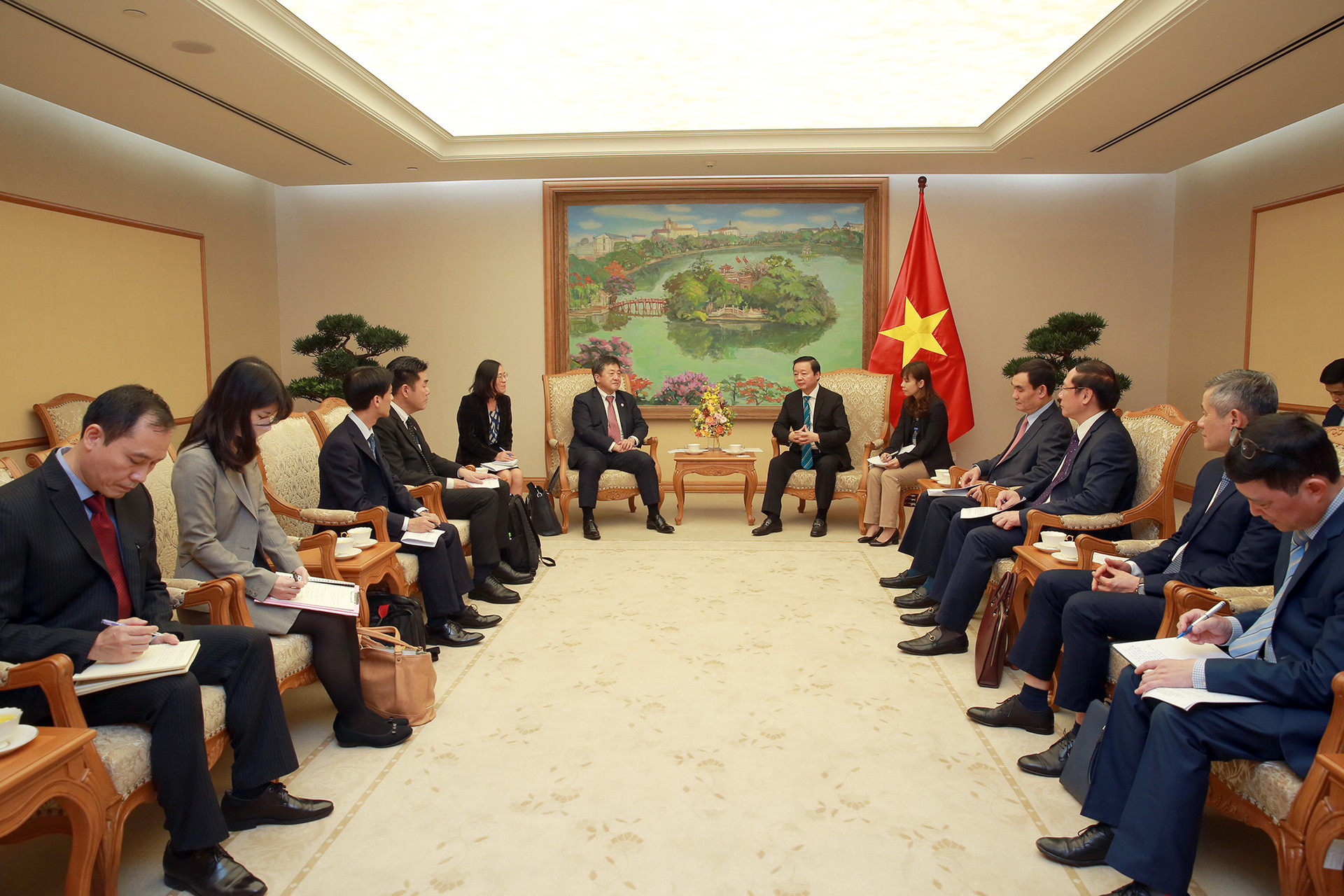 Phó Thủ tướng Trần Hồng Hà tiếp Trưởng đại diện JICA tại Việt Nam - Ảnh 2.