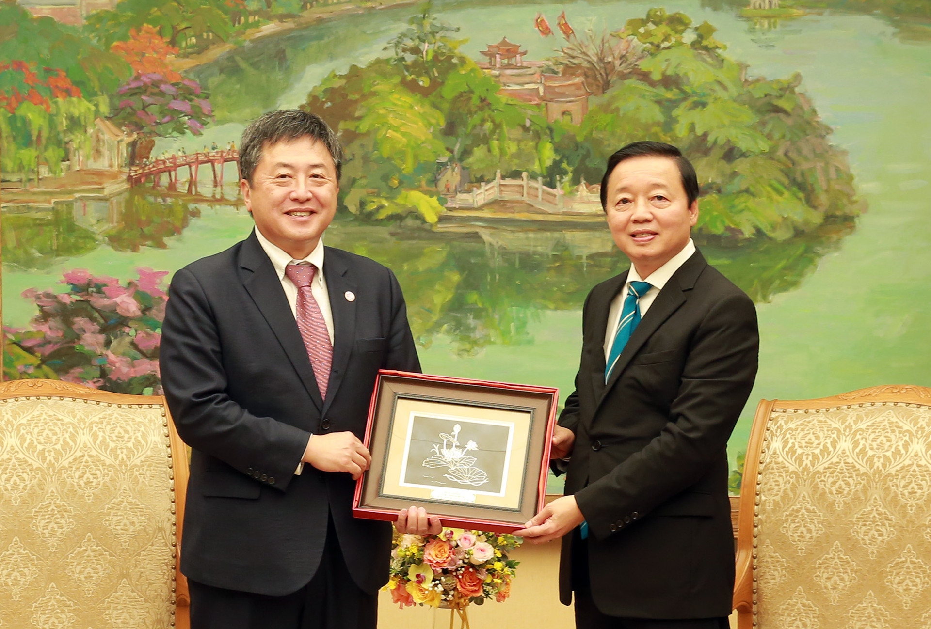 Phó Thủ tướng Trần Hồng Hà tiếp Trưởng đại diện JICA tại Việt Nam - Ảnh 3.