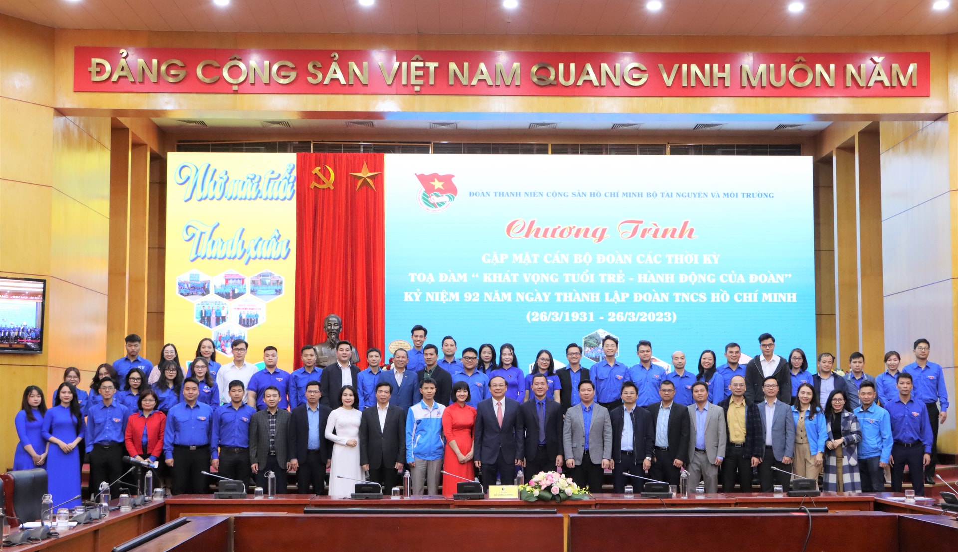 Xây dựng nguồn nhân lực trẻ chất lượng cao thích ứng với chuyển đổi số, chuyển đổi xanh, kinh tế tuần hoàn