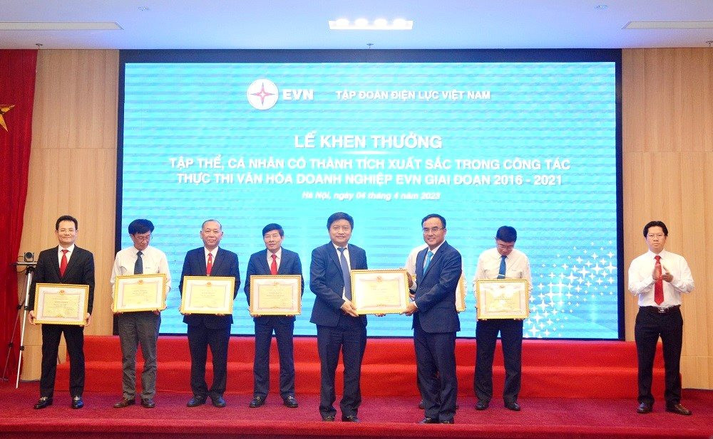 EVNGENCO1 nhận Bằng khen có thành tích xuất sắc trong thực thi Văn hóa doanh nghiệp EVN giai đoạn 2016 - 2021