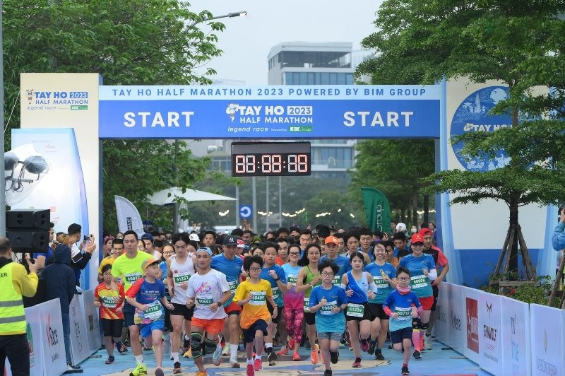 Thử thách chạy bộ đổi cây xanh được runners Hà Nội hưởng ứng