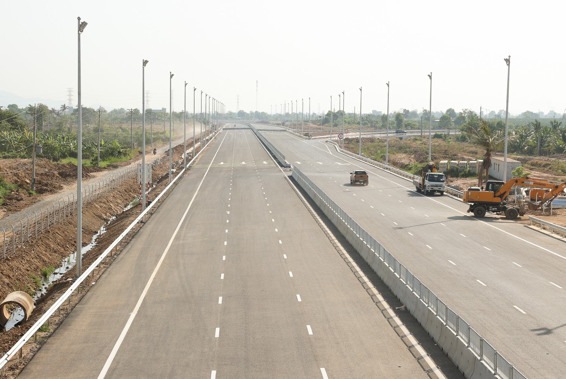 Khánh thành thêm 2 dự án thành phần, chính thức khai thác 800 km cao tốc Bắc-Nam - Ảnh 5.