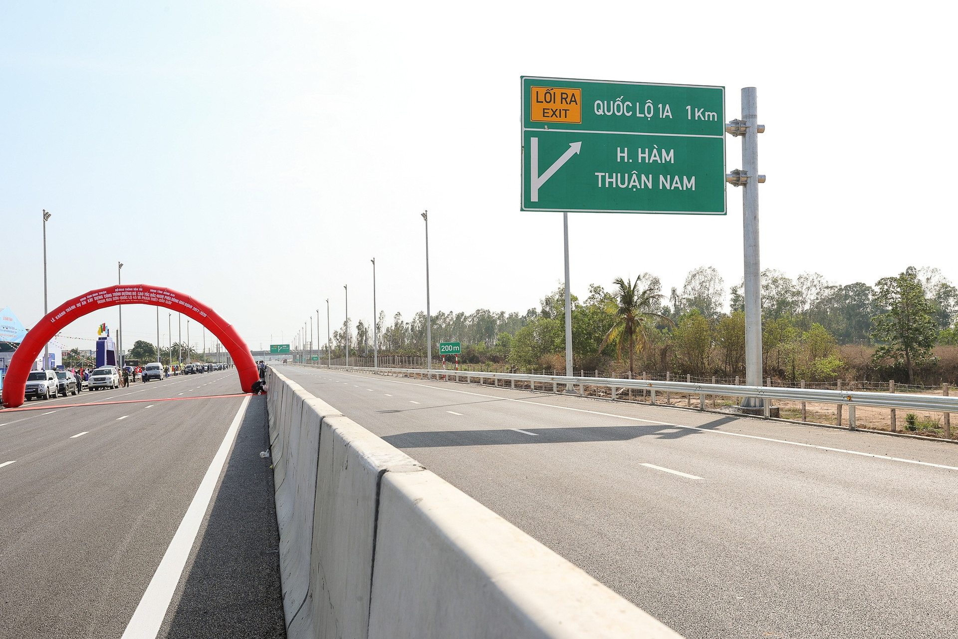 Khánh thành thêm 2 dự án thành phần, chính thức khai thác 800 km cao tốc Bắc-Nam - Ảnh 3.