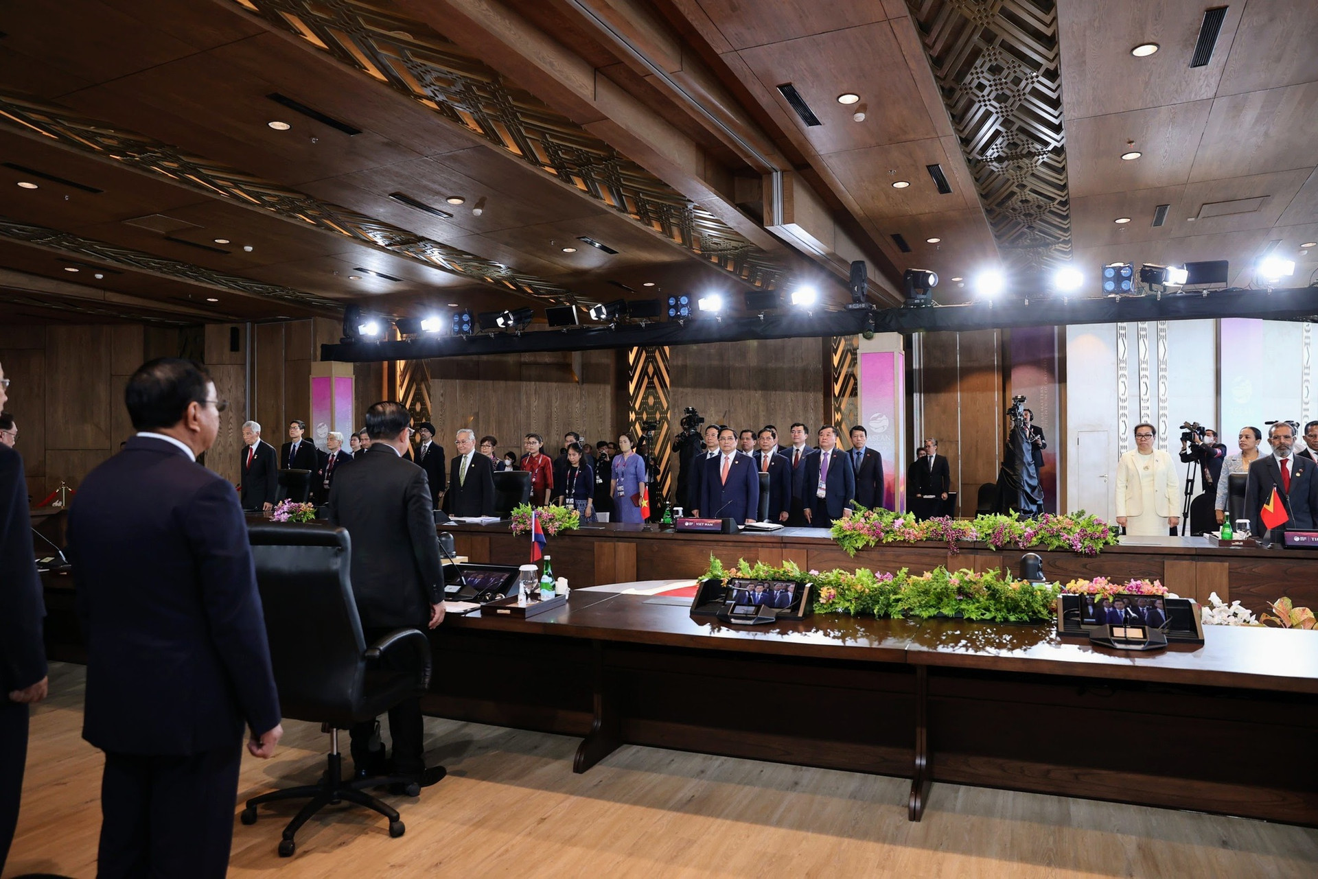 Thủ tướng Phạm Minh Chính dự Hội nghị Cấp cao ASEAN 32: Khởi tạo ý tưởng, khơi dậy tự cường, khơi thông nguồn lực phát triển Cộng đồng - Ảnh 2.