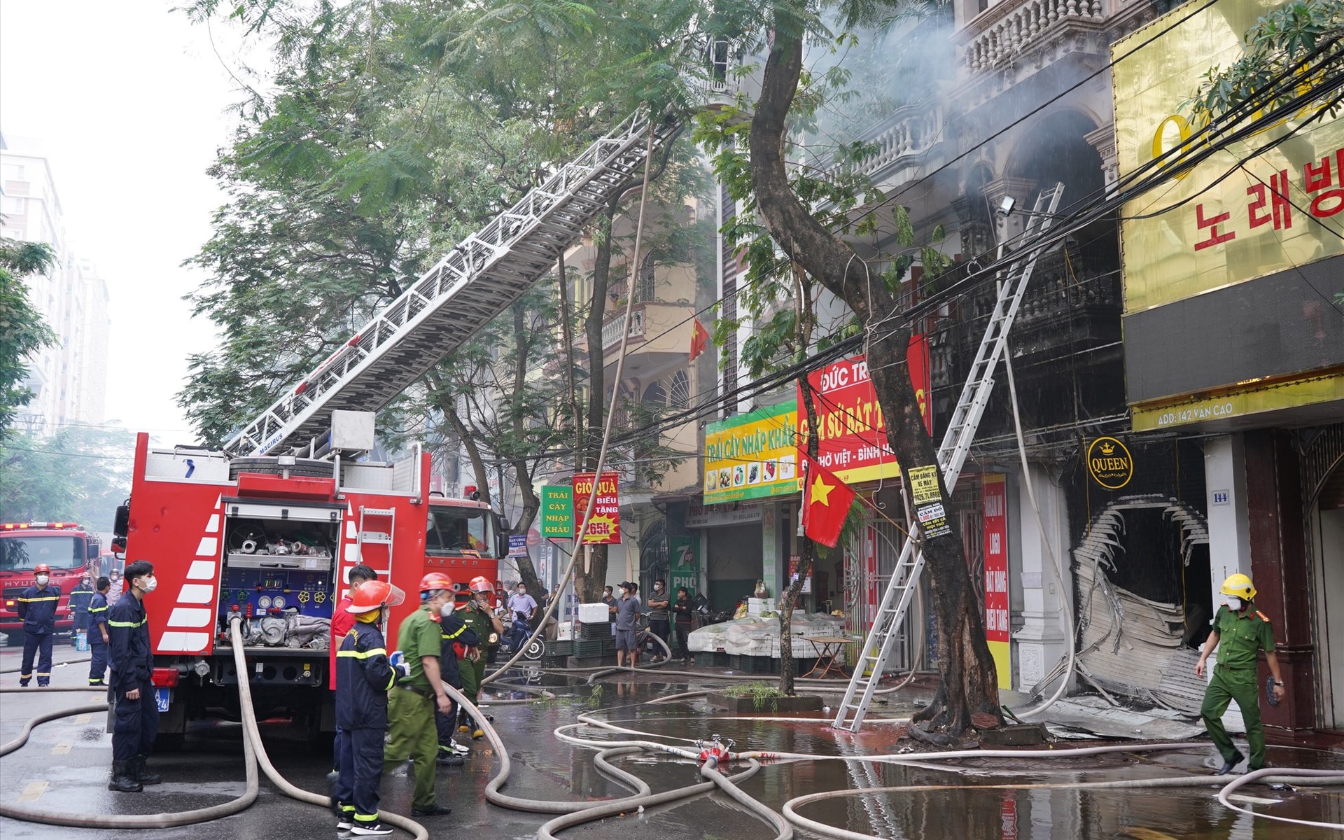 Phó Thủ tướng chia buồn sâu sắc với gia đình người bị nạn trong vụ cháy phòng trà phố Văn Cao, Hải Phòng