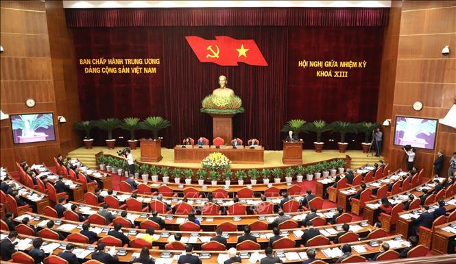 Ngày làm việc thứ hai của Hội nghị giữa nhiệm kỳ Ban chấp hành Trung ương Đảng khoá XIII