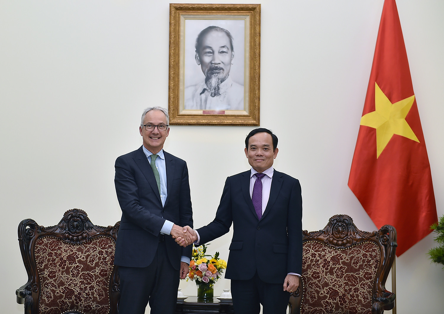 Phó Thủ tướng Trần Lưu Quang tiếp Đặc phái viên của Chính phủ Australia - Ảnh 1.