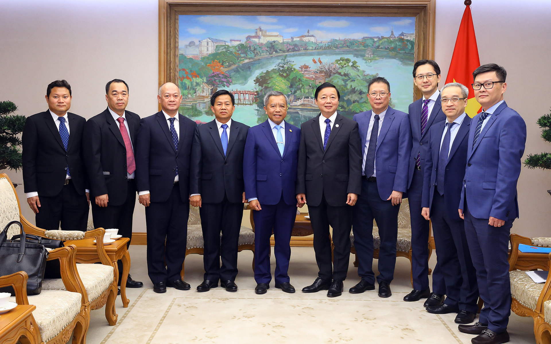 Phó Thủ tướng Trần Hồng Hà tiếp Bộ trưởng Bộ Công nghệ và Truyền thông Lào - Ảnh 3.