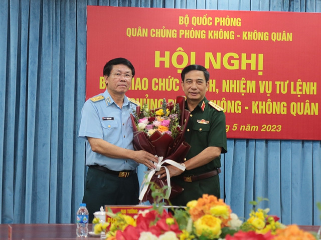 Tân Tư lệnh Quân chủng Phòng không - Không quân được Chủ tịch nước thăng hàm Trung tướng - Ảnh 2.