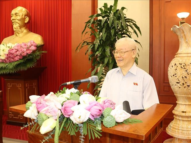 Tổng Bí thư Nguyễn Phú Trọng: Các nữ đại biểu Quốc hội cần phát huy bản lĩnh, thực sự là những 'bông hồng thép'