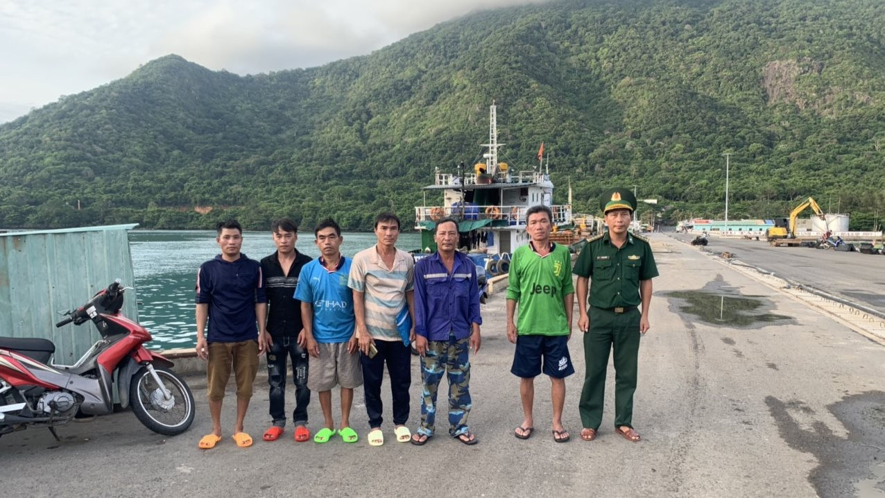 Kịp thời cứu nạn 6 ngư dân trên tàu cá Bình Định bị nạn trên biển Côn Đảo