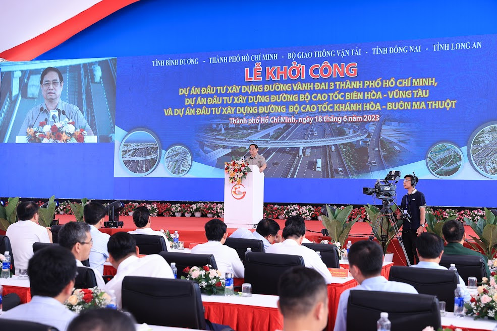 Thủ tướng Phạm Minh Chính: Cả nước đang thi công 1.756 km cao tốc - Ảnh 3.