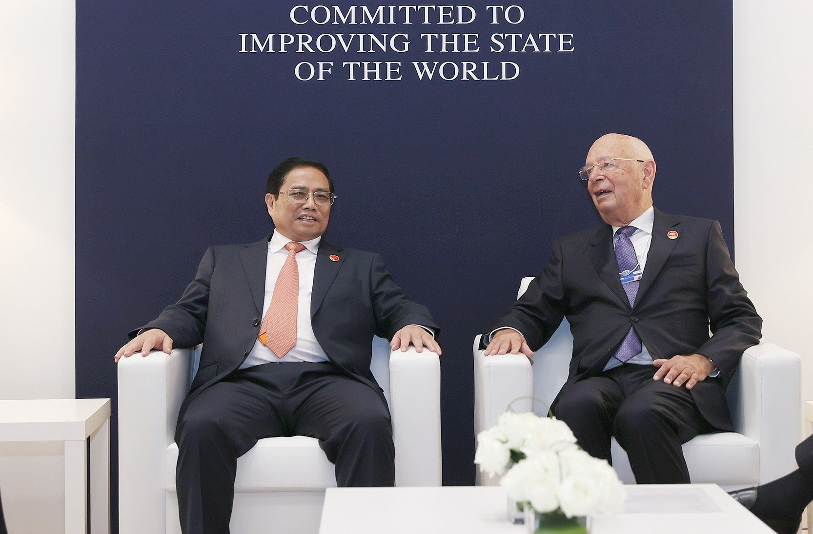 Thủ tướng Phạm Minh Chính tiếp Chủ tịch Diễn đàn Kinh tế thế giới - Ảnh 1.