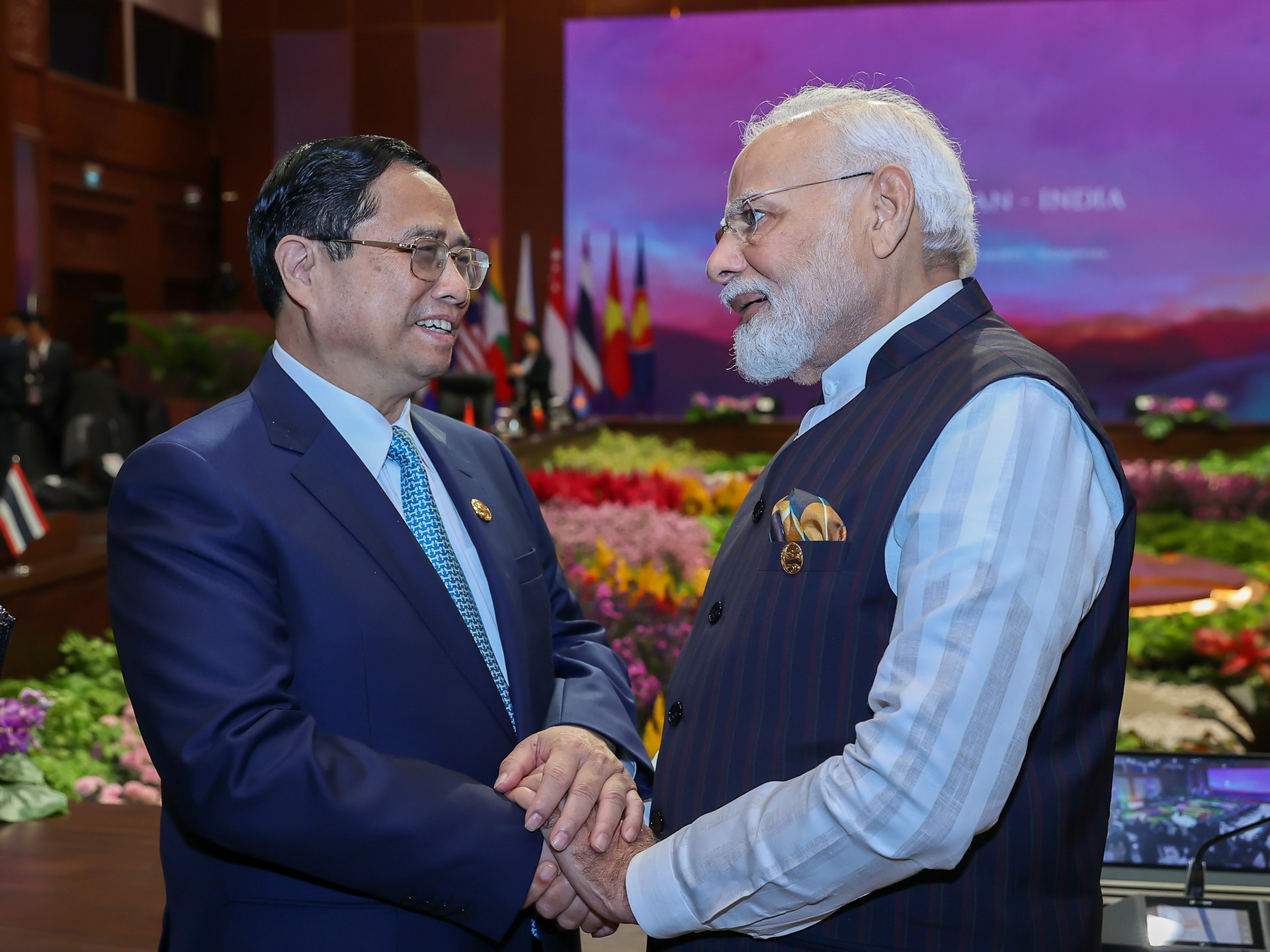 Thủ tướng Phạm Minh Chính gặp Thủ tướng Ấn Độ Narendra Modi - Ảnh 1.