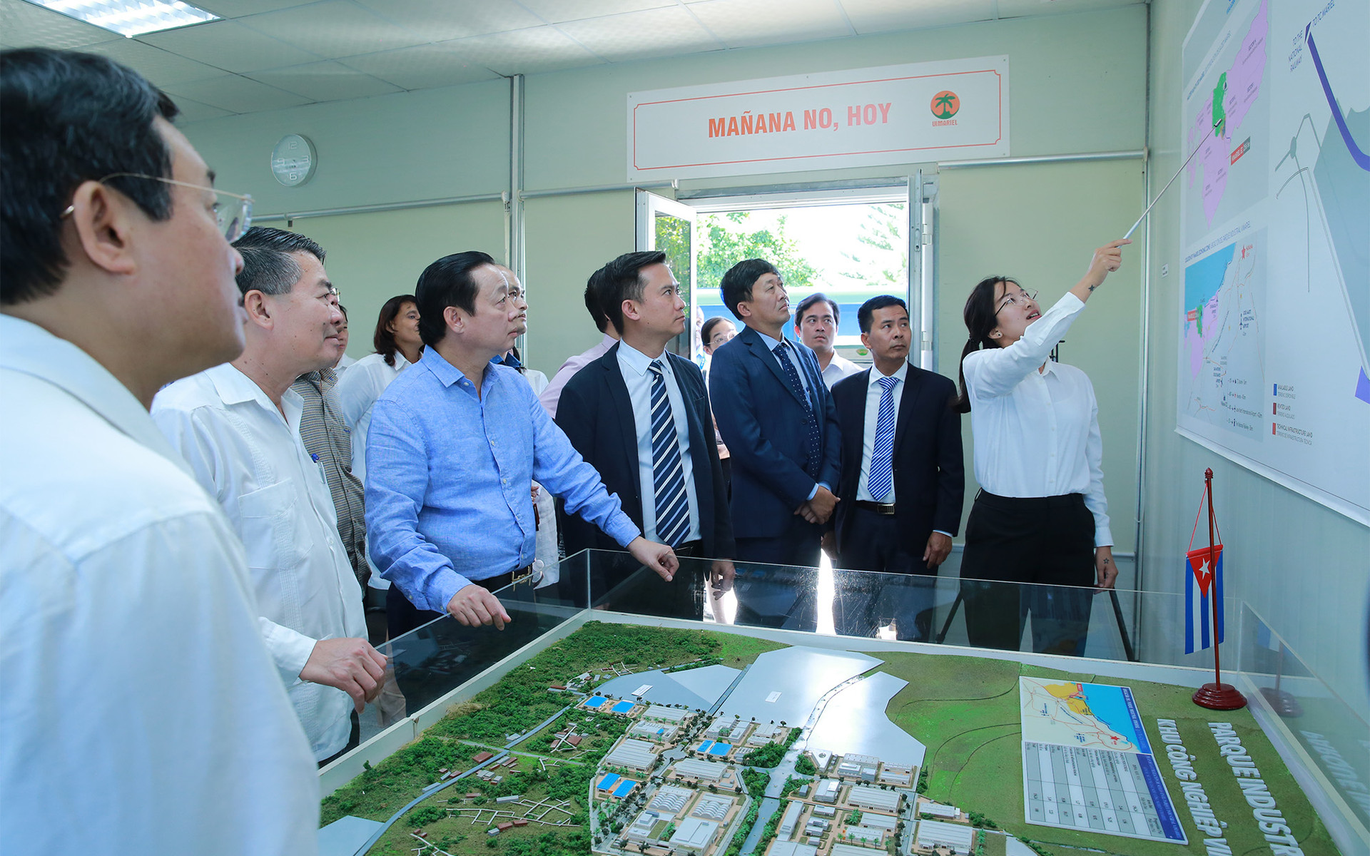Phó Thủ tướng Trần Hồng Hà thăm khu công nghiệp Việt Nam tại Cuba - Ảnh 1.