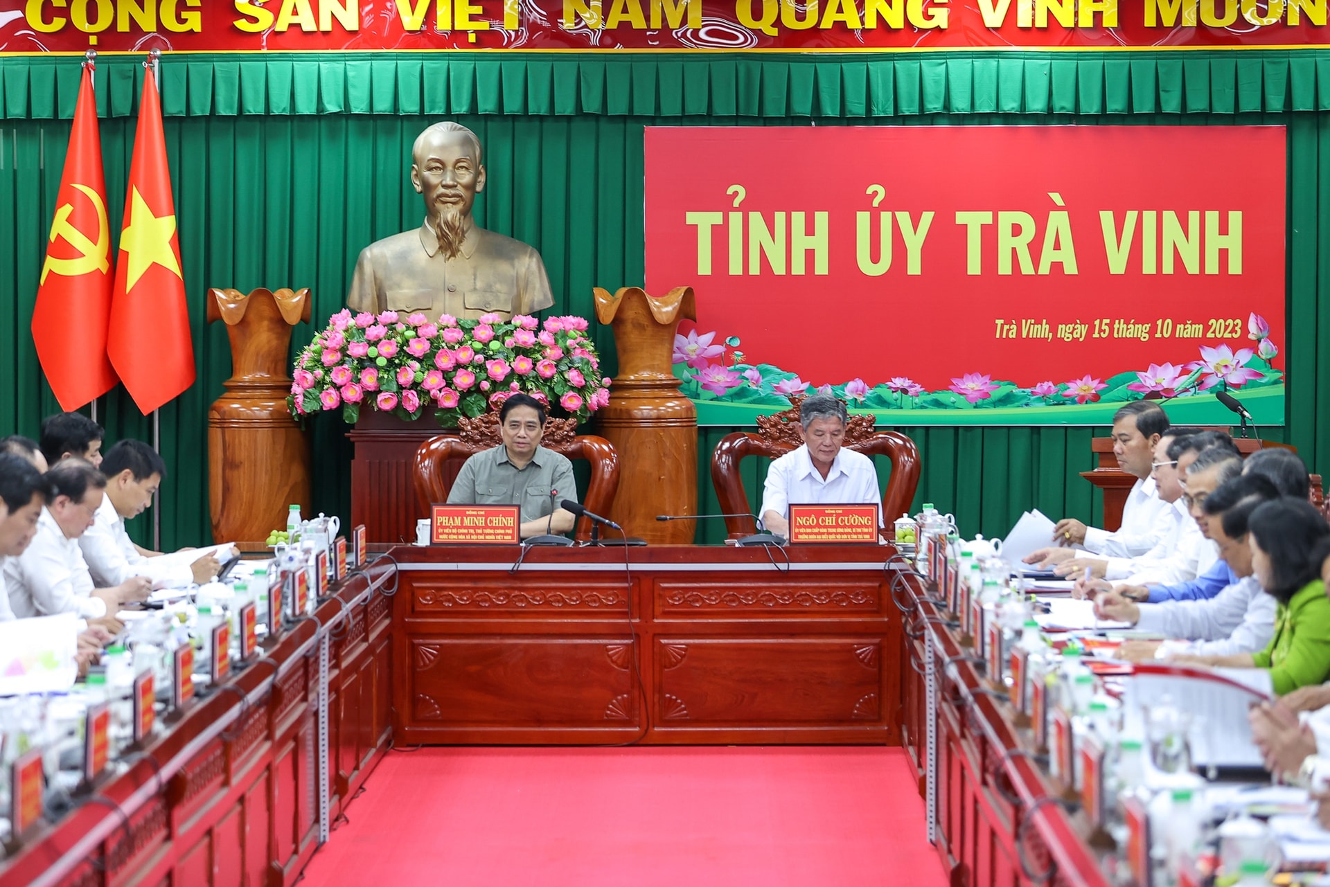 Thủ tướng: Đột phá đầu tư hạ tầng đường bộ, đường thủy nội địa và đổi mới sáng tạo giúp Trà Vinh phát triển mạnh mẽ - Ảnh 3.