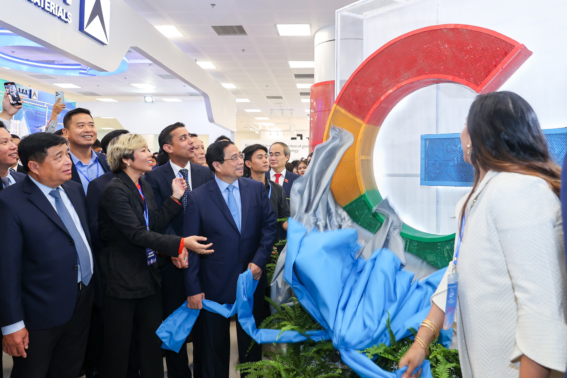 Thủ tướng Phạm Minh Chính dự lễ khánh thành Trung tâm Đổi mới sáng tạo quốc gia - Ảnh 5.