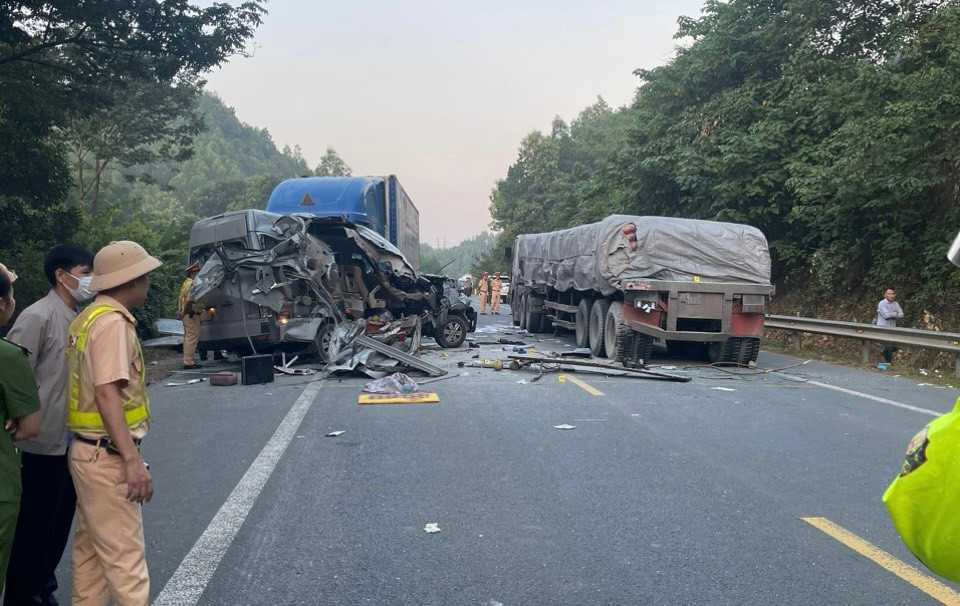 Thủ tướng Chính phủ chỉ đạo khắc phục hậu quả vụ tai nạn giao thông nghiêm trọng tại Lạng Sơn - Ảnh 1.