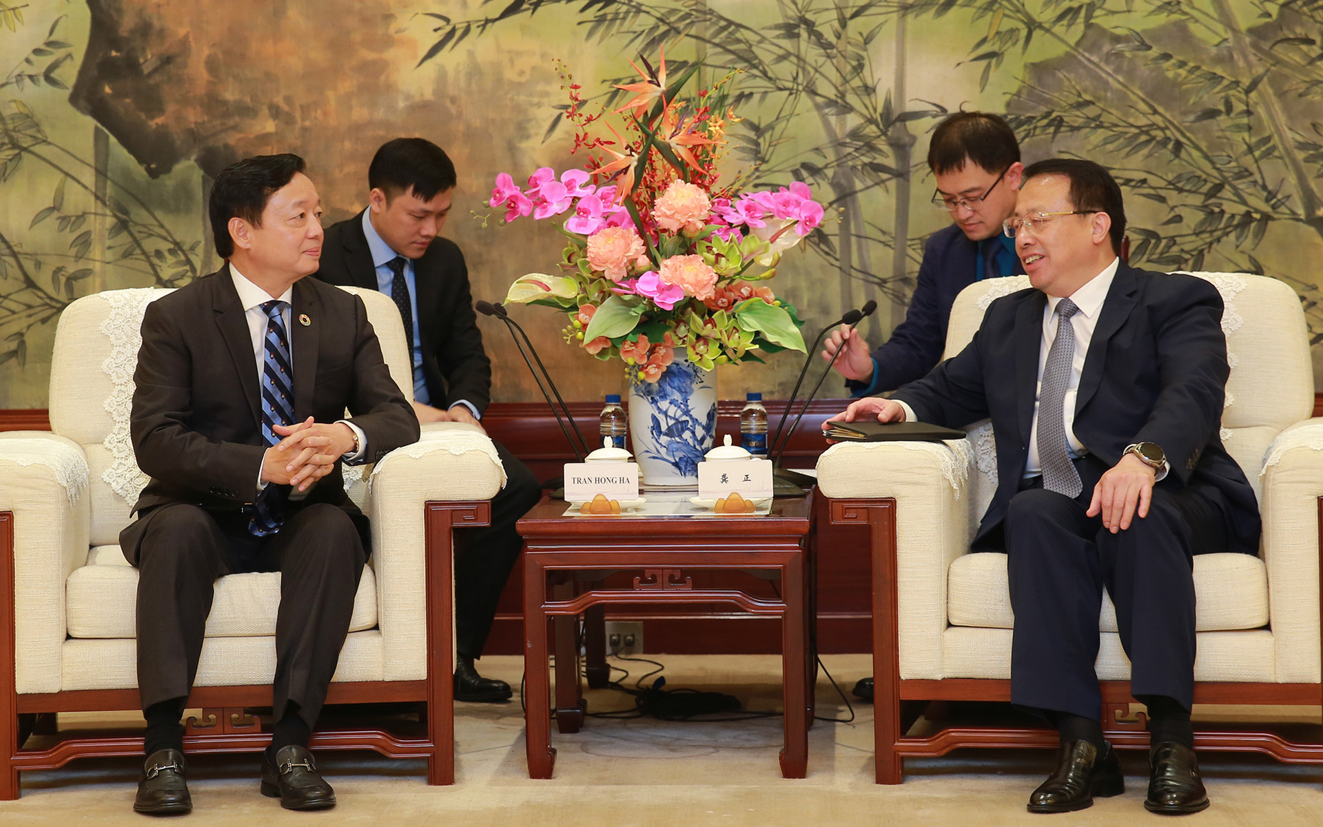 Tăng cường quan hệ hợp tác hữu nghị giữa các địa phương của Việt Nam và Trung Quốc - Ảnh 2.