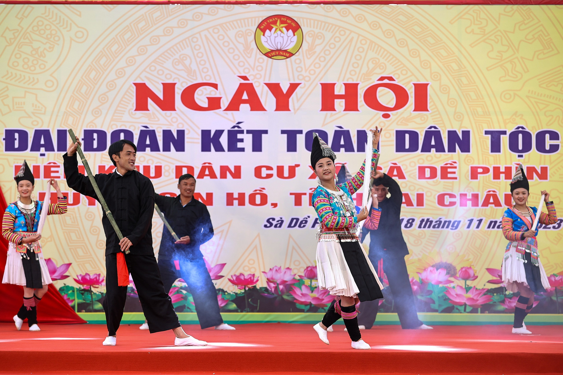 Thủ tướng chung vui Ngày hội đại đoàn kết cùng đồng bào các dân tộc tỉnh Lai Châu- Ảnh 11.