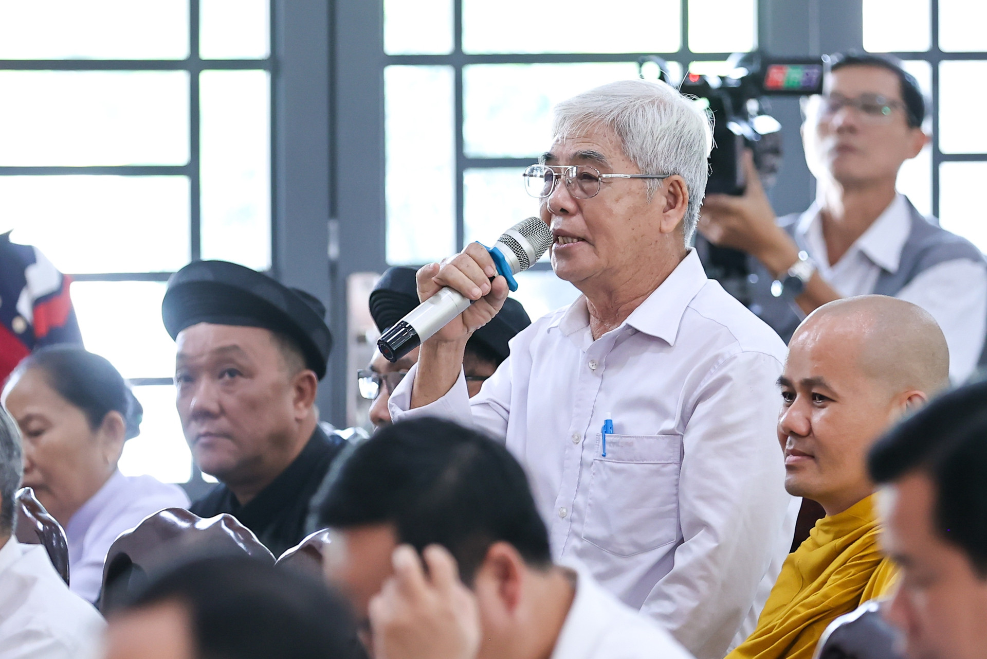 Thủ tướng Phạm Minh Chính tiếp xúc cử tri sau kỳ họp thứ sáu Quốc hội khóa XV- Ảnh 8.