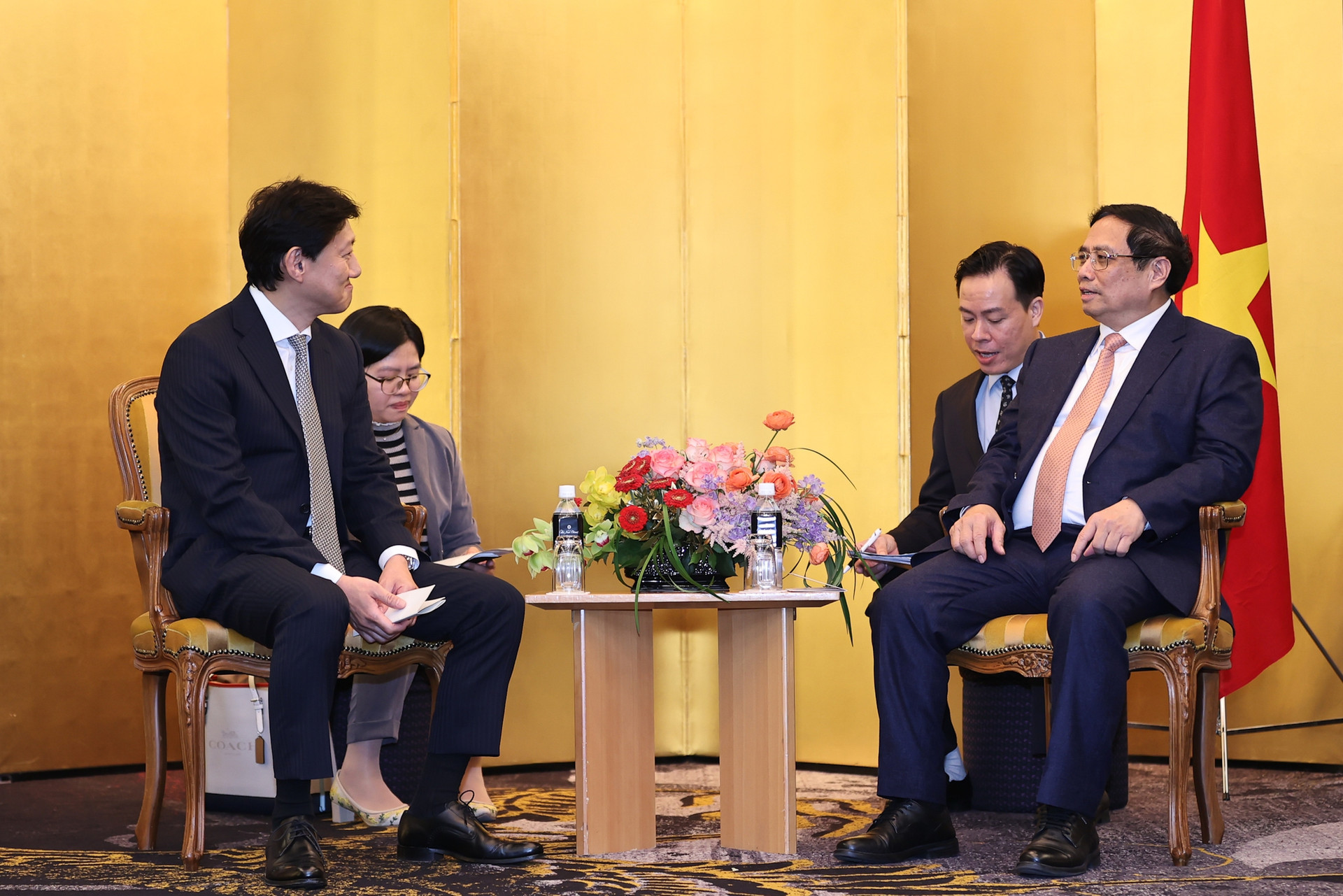 Thủ tướng gặp các đối tác Nhật, tiếp tục gỡ vướng cho 2 dự án tỷ USD- Ảnh 2.